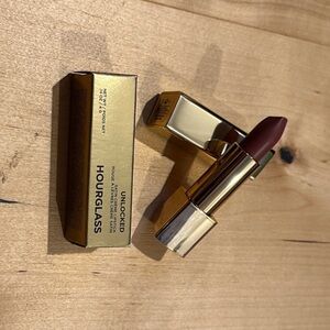 Hourglass Unlocked Satin Crème lipstick- Flora